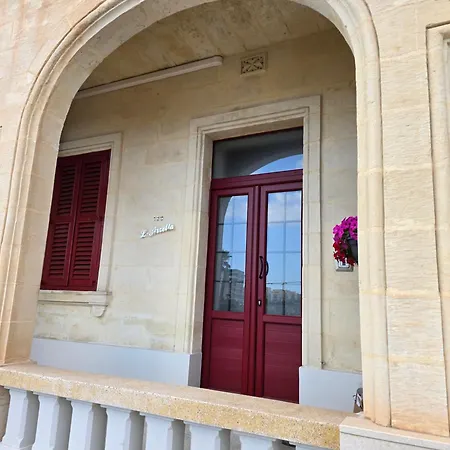 Arzella Beachfront * Birżebbuġa